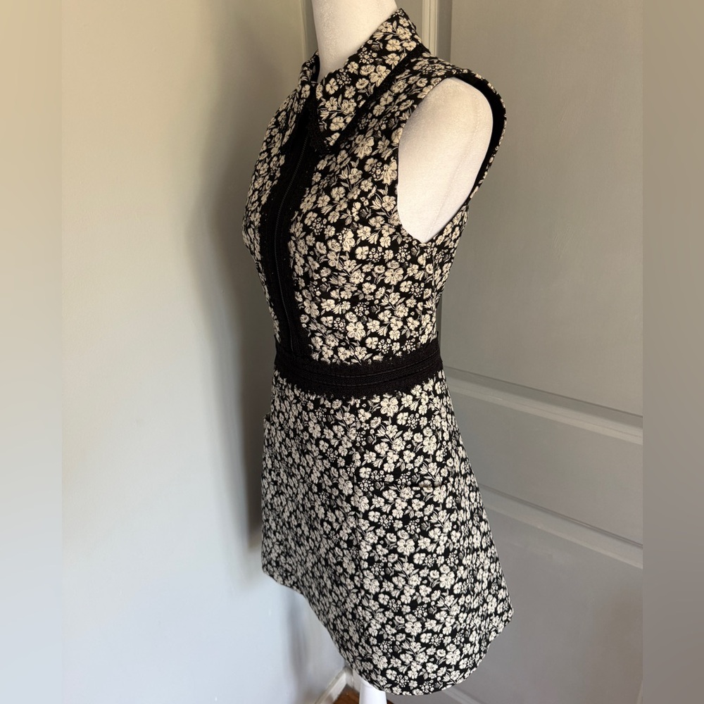 Alice + Olivia Ellis Dress - Picture 3 of 9